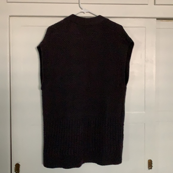 Gap knit long sleeveless cardigan 🍁 - Picture 6 of 8